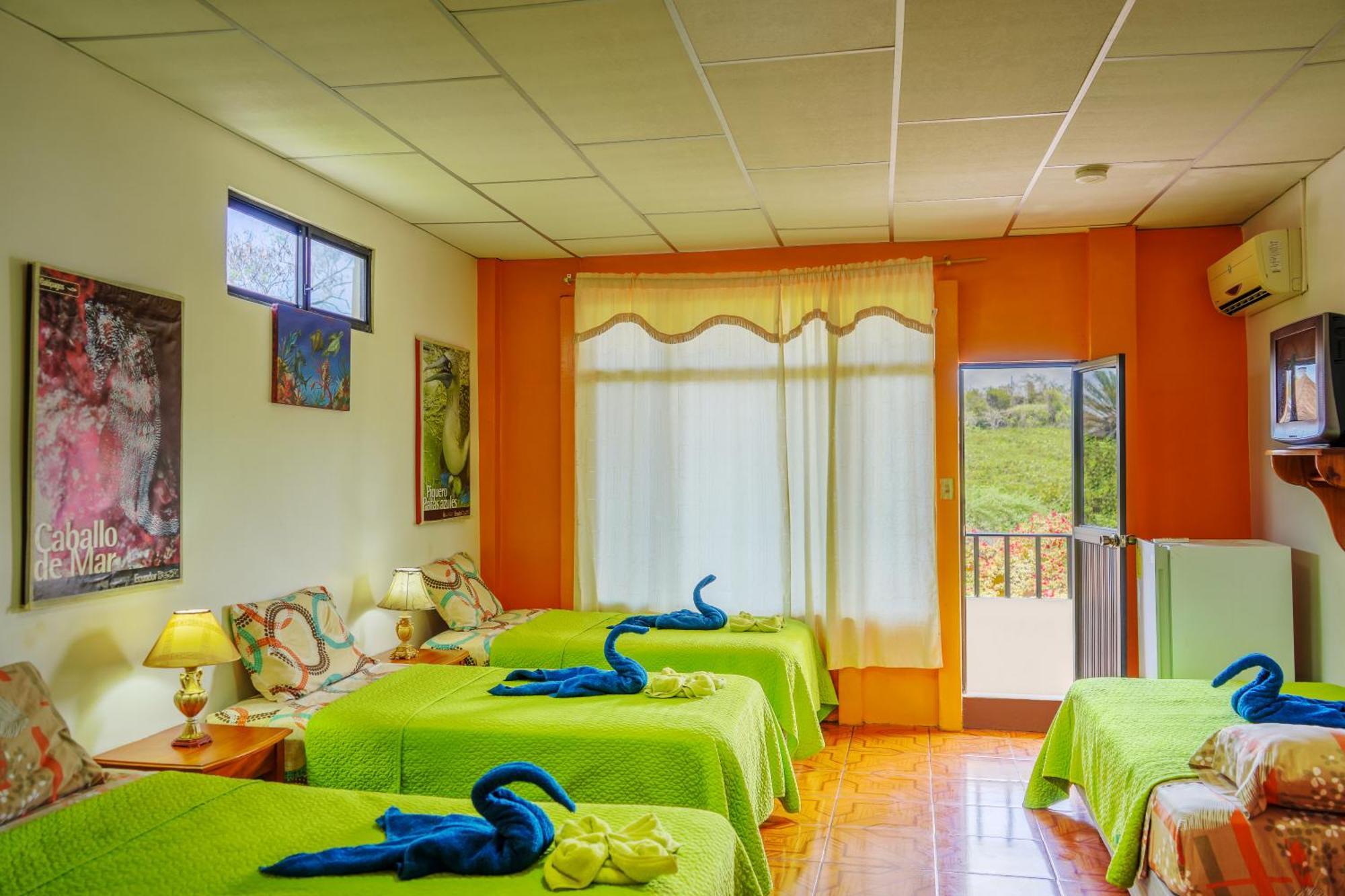 Hospedaje Germania Puerto Ayora  Exterior foto